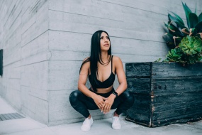 性感皮裤美女人体写真图片